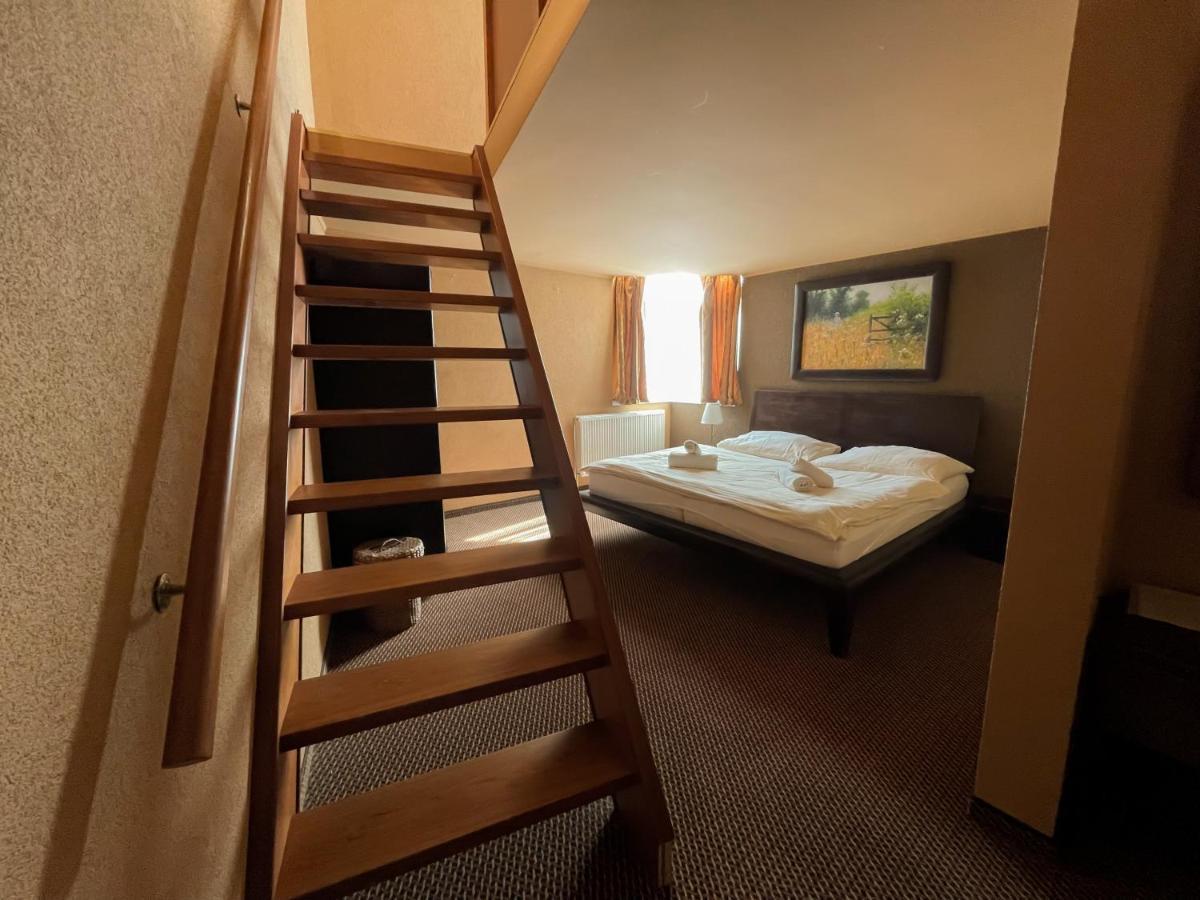 Penzion Benedikti Prievidza Extérieur photo
