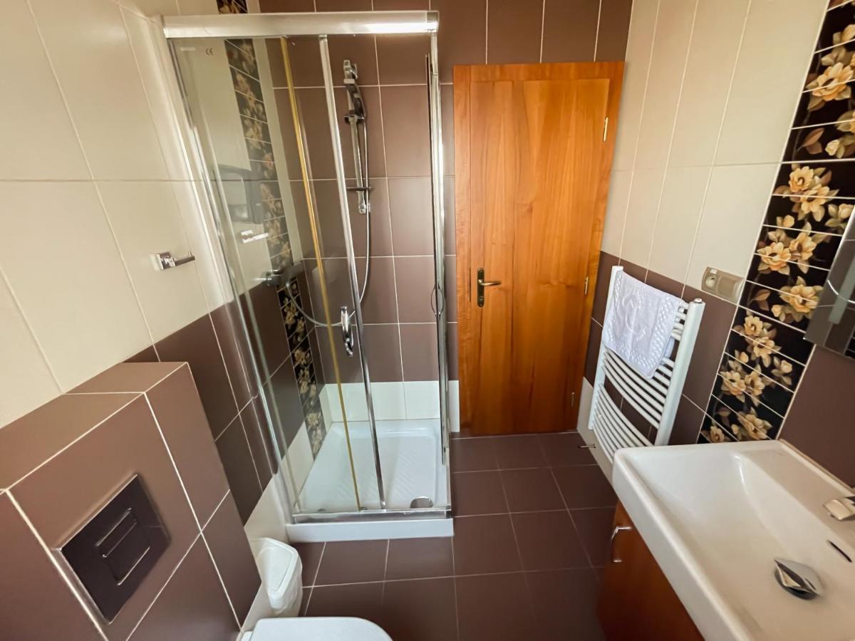 Penzion Benedikti Prievidza Extérieur photo
